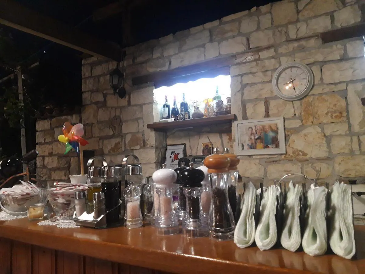 Guesthouse & hostel Lorenc Berat Pensión