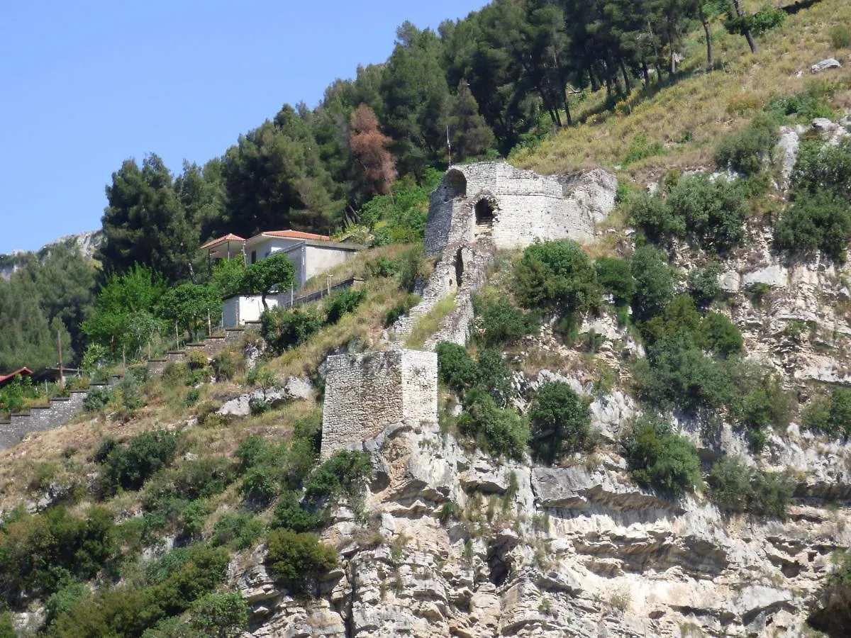 Guesthouse & hostel Lorenc Berat 2*,